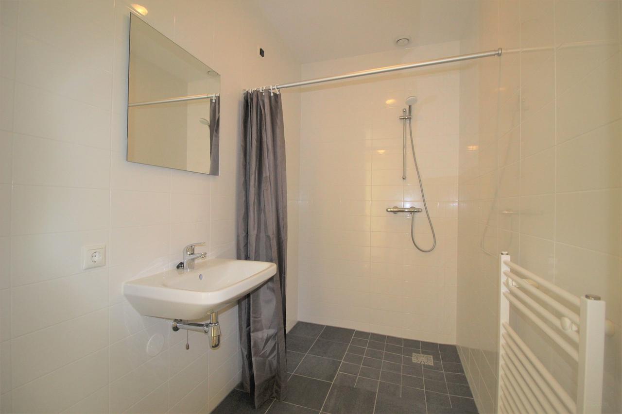 2-slaapkamerappartement met balkon in Holland Park - Afbeelding 9