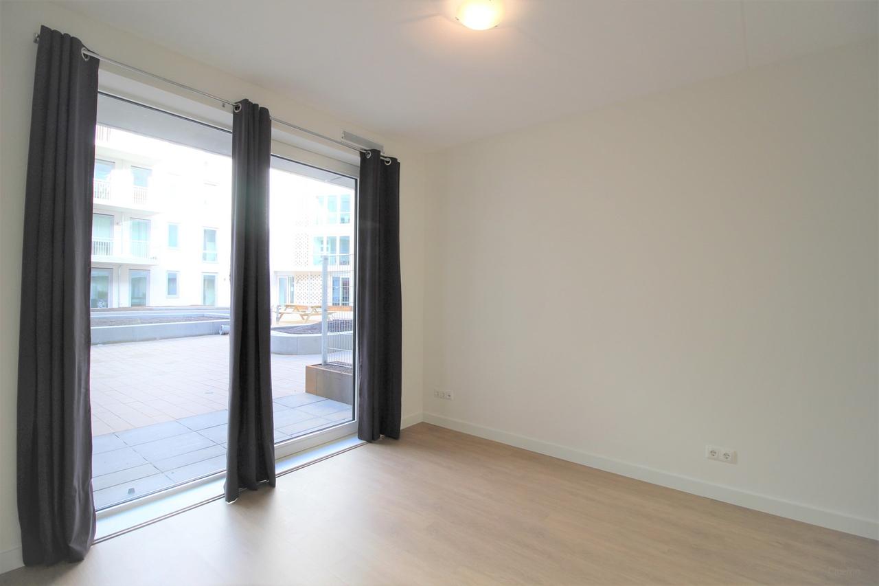 2-slaapkamerappartement met balkon in Holland Park - Afbeelding 12