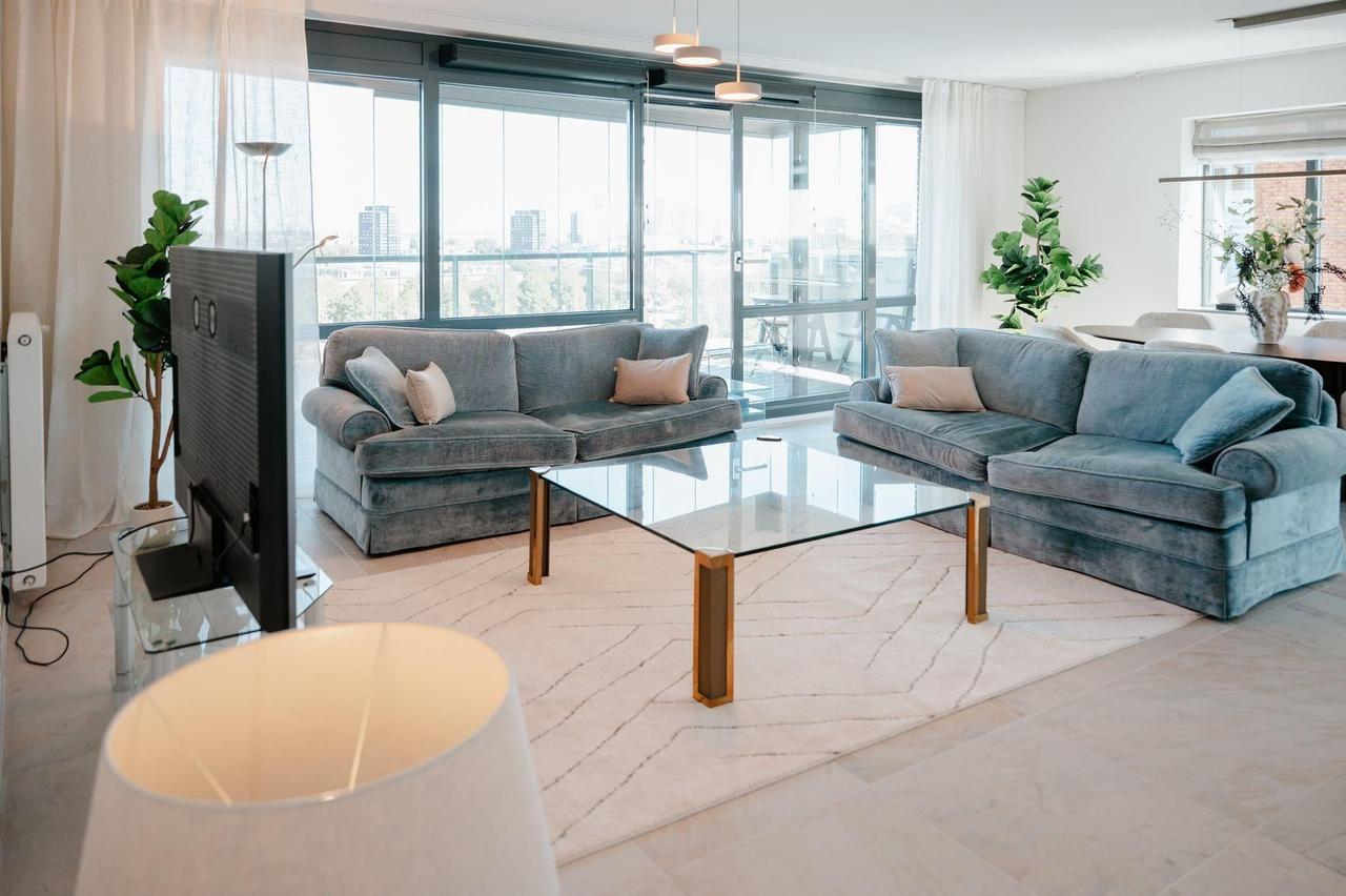 Per direct appartement aan de Lloydkade - Afbeelding 1