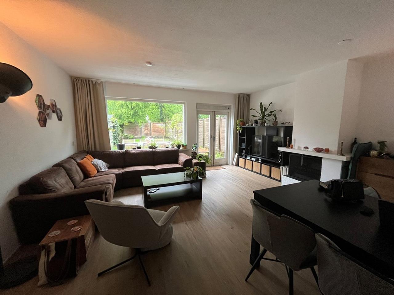 Eengezinswoning met tuin en carport in De Maten - Afbeelding 1
