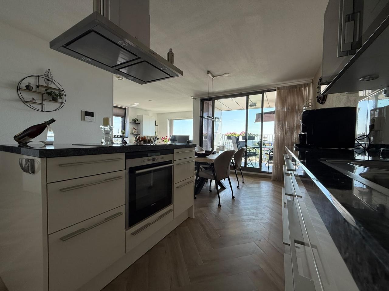 9e verdieping met balkon en uitzicht - Afbeelding 7