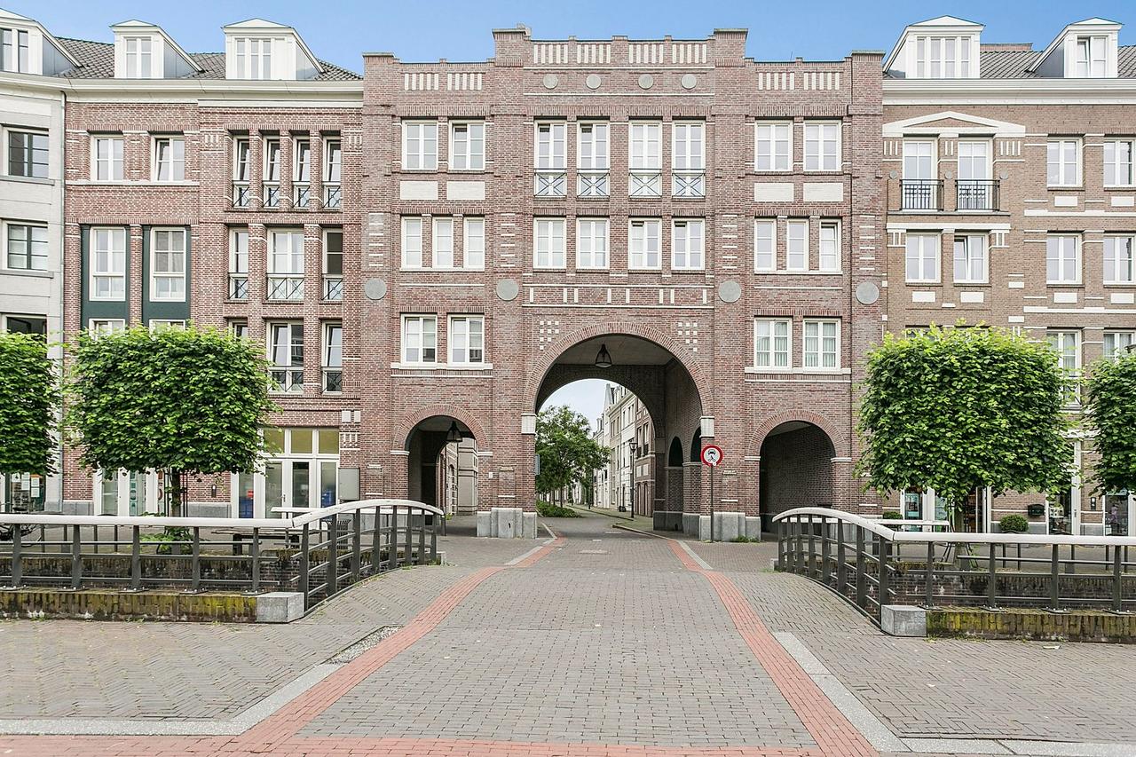 136 m² appartement met lift in De Veste - Afbeelding 1