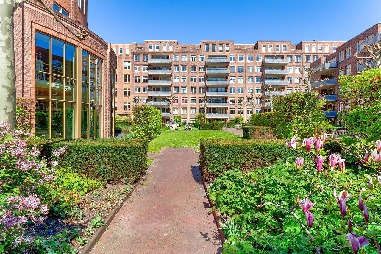 Terras aan de binnentuin in Bezuidenhout - Afbeelding 3