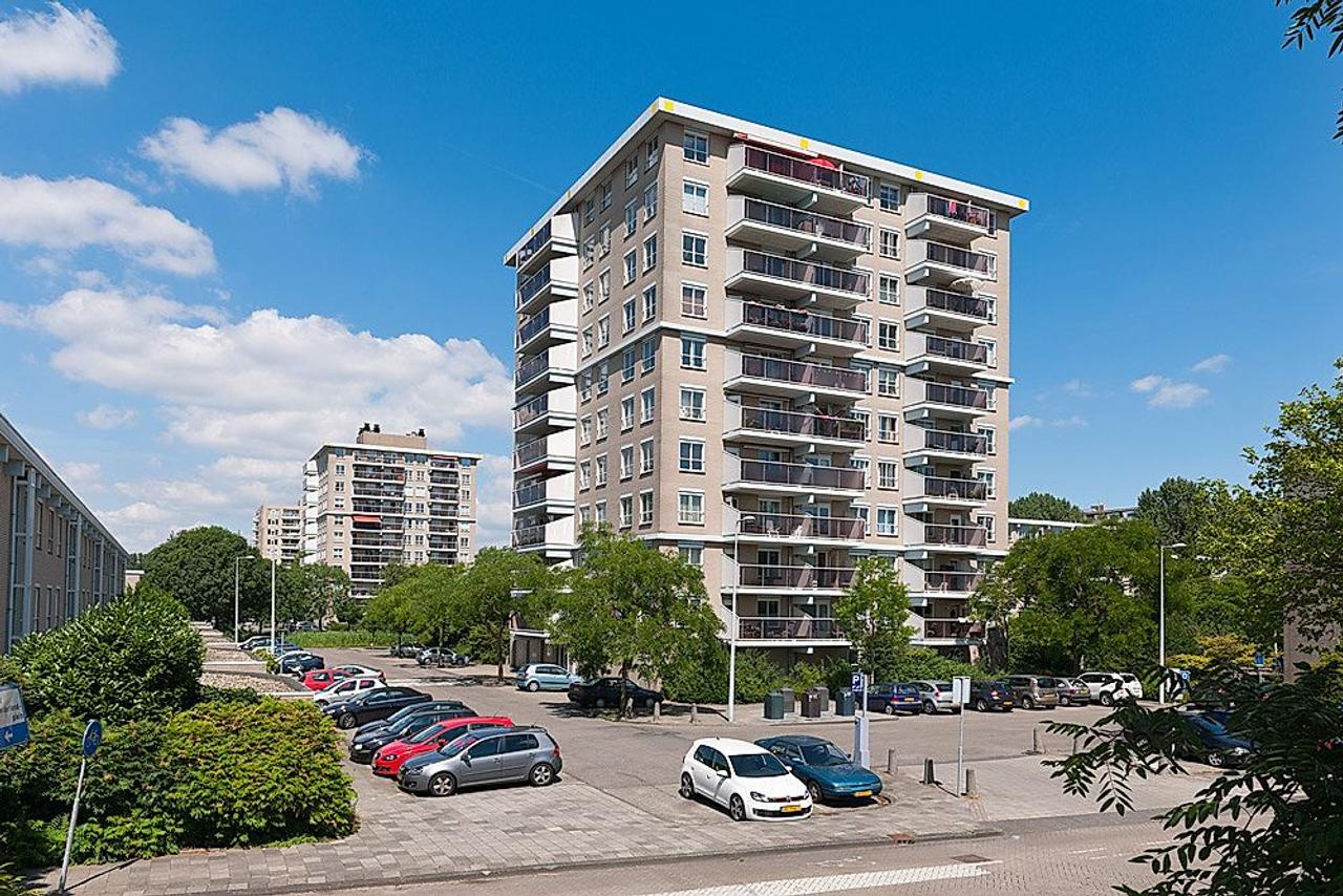 Licht 3-kamerappartement met balkon - Afbeelding 1