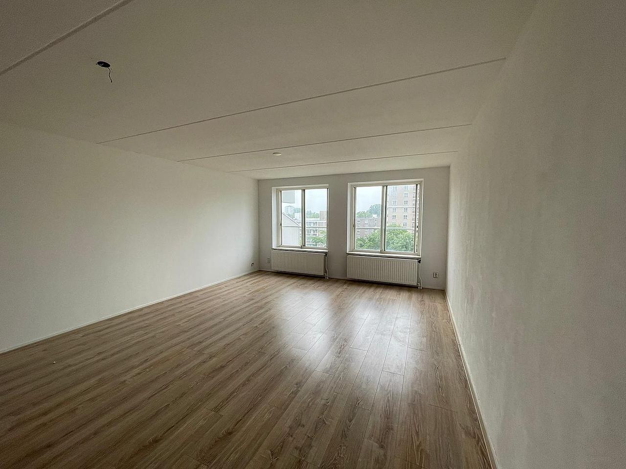 Licht 3-kamerappartement met balkon - Afbeelding 2
