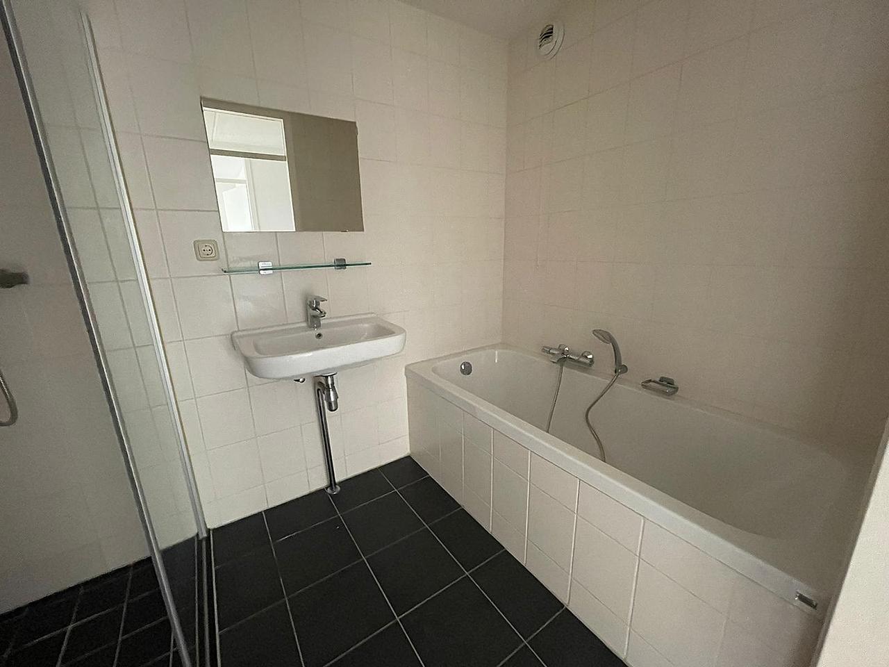 Licht 3-kamerappartement met balkon - Afbeelding 6