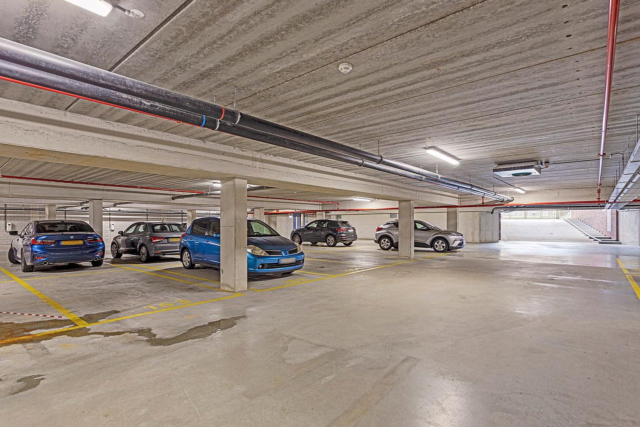 115 m² met 3 slaapkamers in Diemen - Afbeelding 3