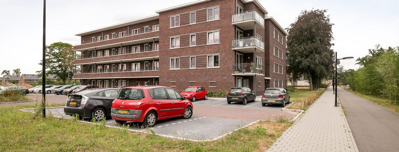 Quiet living with balcony in Huis Ter Heide - Image 4
