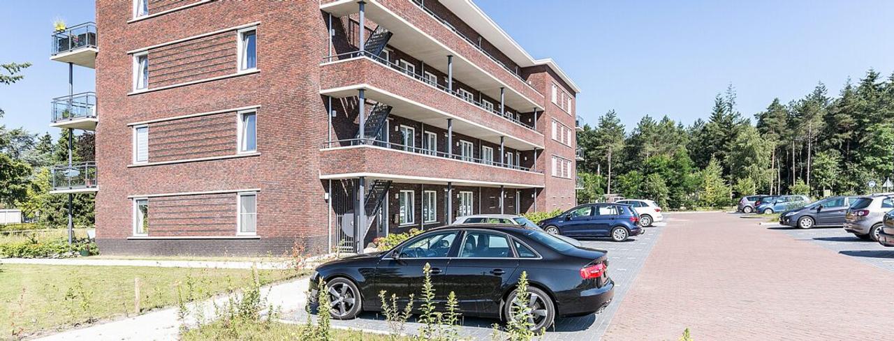 Quiet living with balcony in Huis Ter Heide - Image 17
