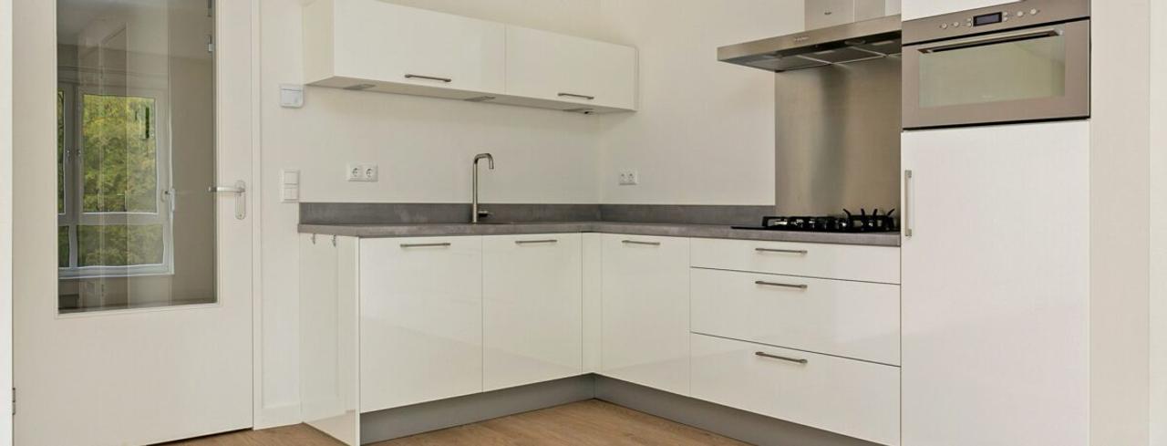 3-room apartment with terrace and parking - Image 2