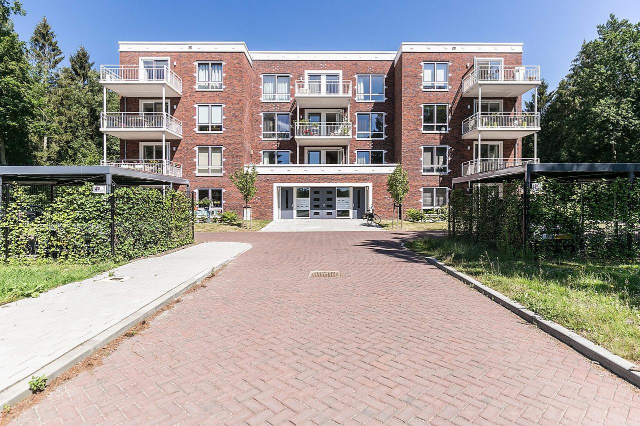 3-room apartment with terrace and parking - Image 15