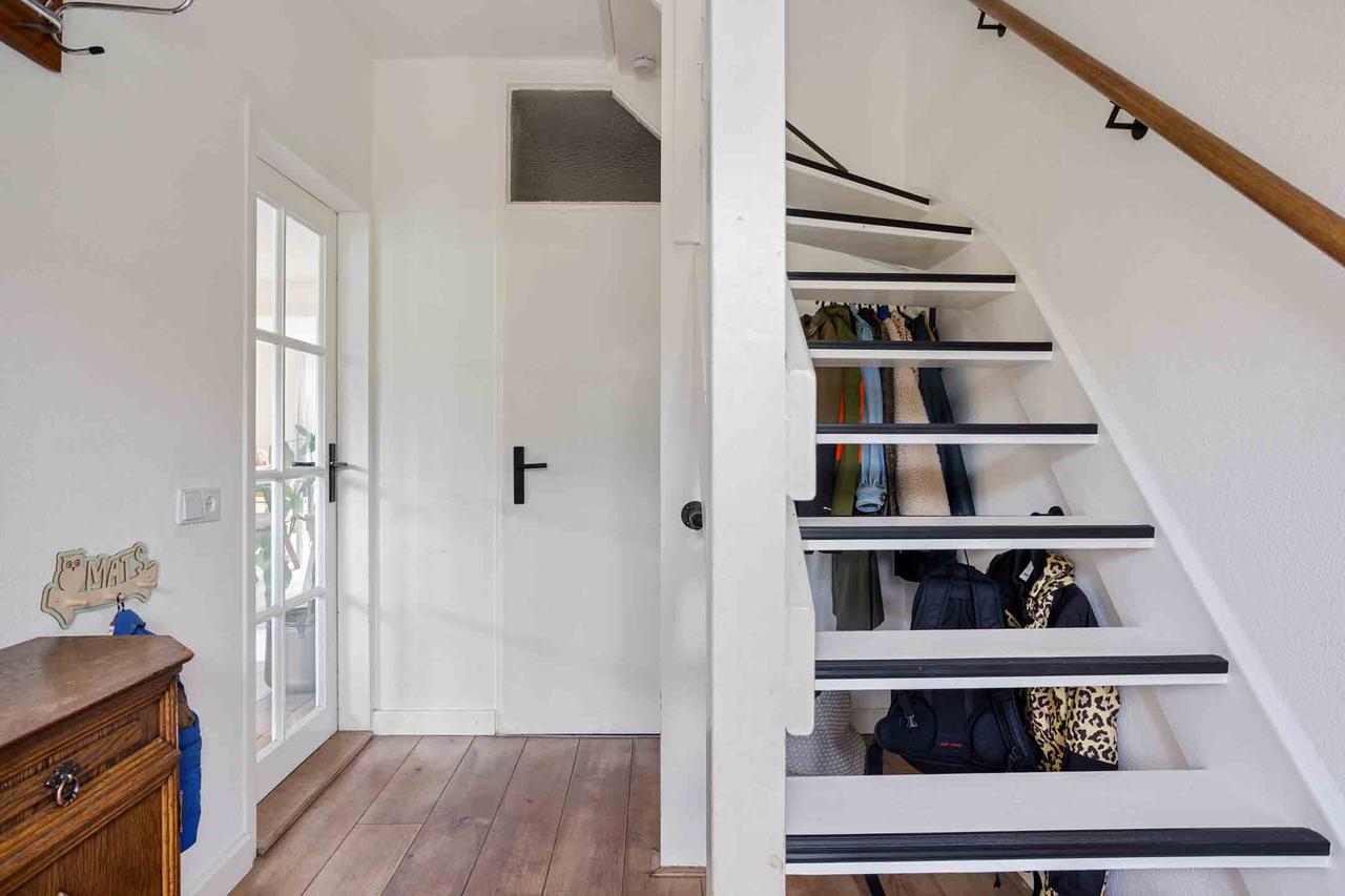 Corner house with 3 bedrooms and garage - Image 5
