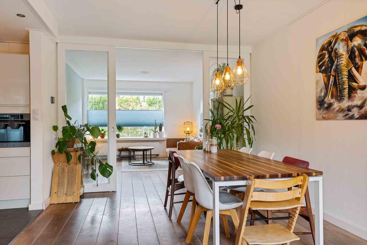 Corner house with 3 bedrooms and garage - Image 13