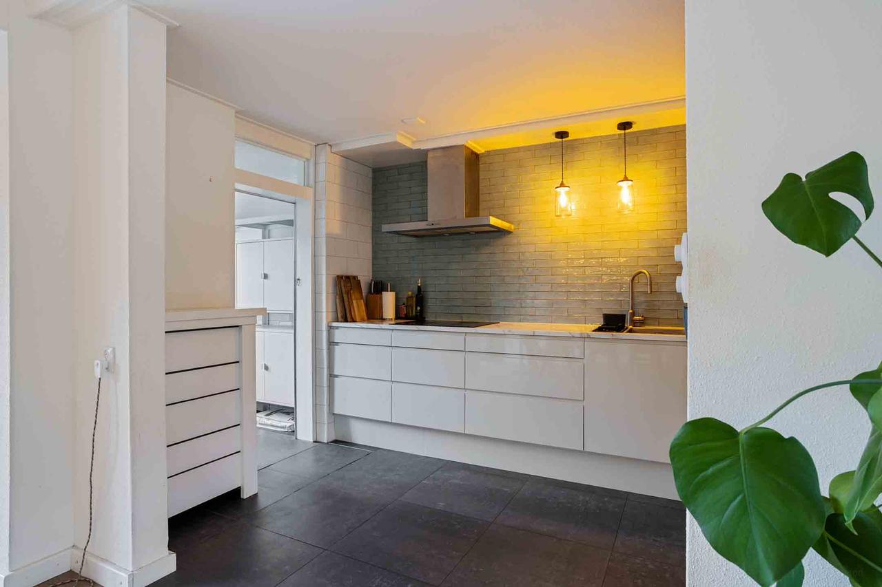Corner house with 3 bedrooms and garage - Image 18