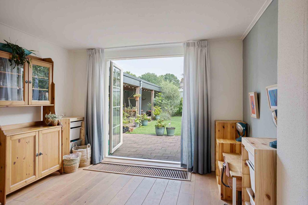 Corner house with 3 bedrooms and garage - Image 21
