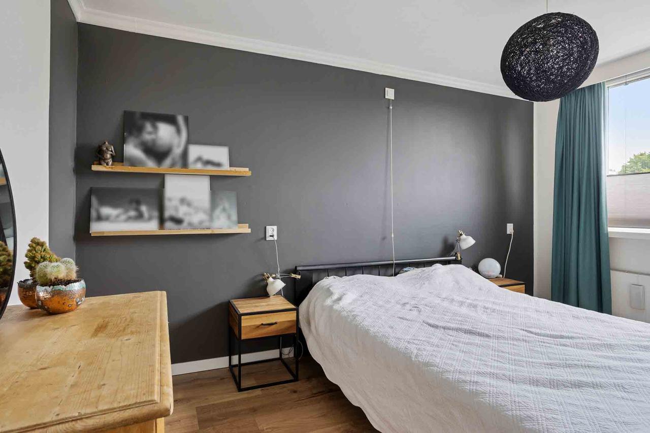 Corner house with 3 bedrooms and garage - Image 26