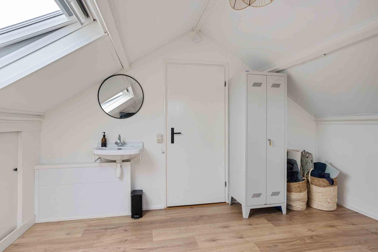 Corner house with 3 bedrooms and garage - Image 36