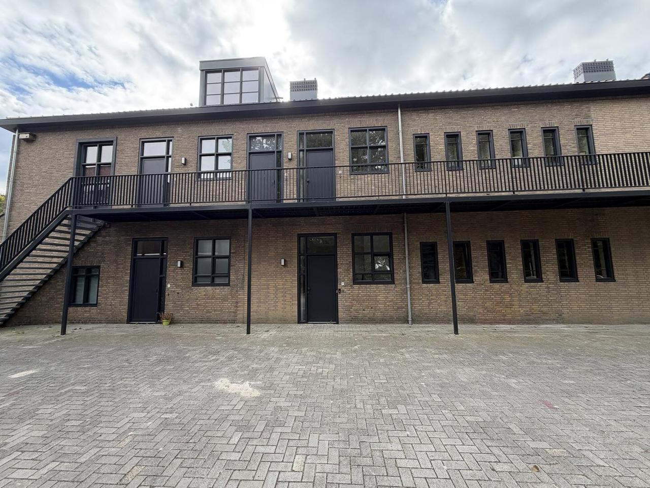 Corner Apartment with Garden in Heechterp - Image 7