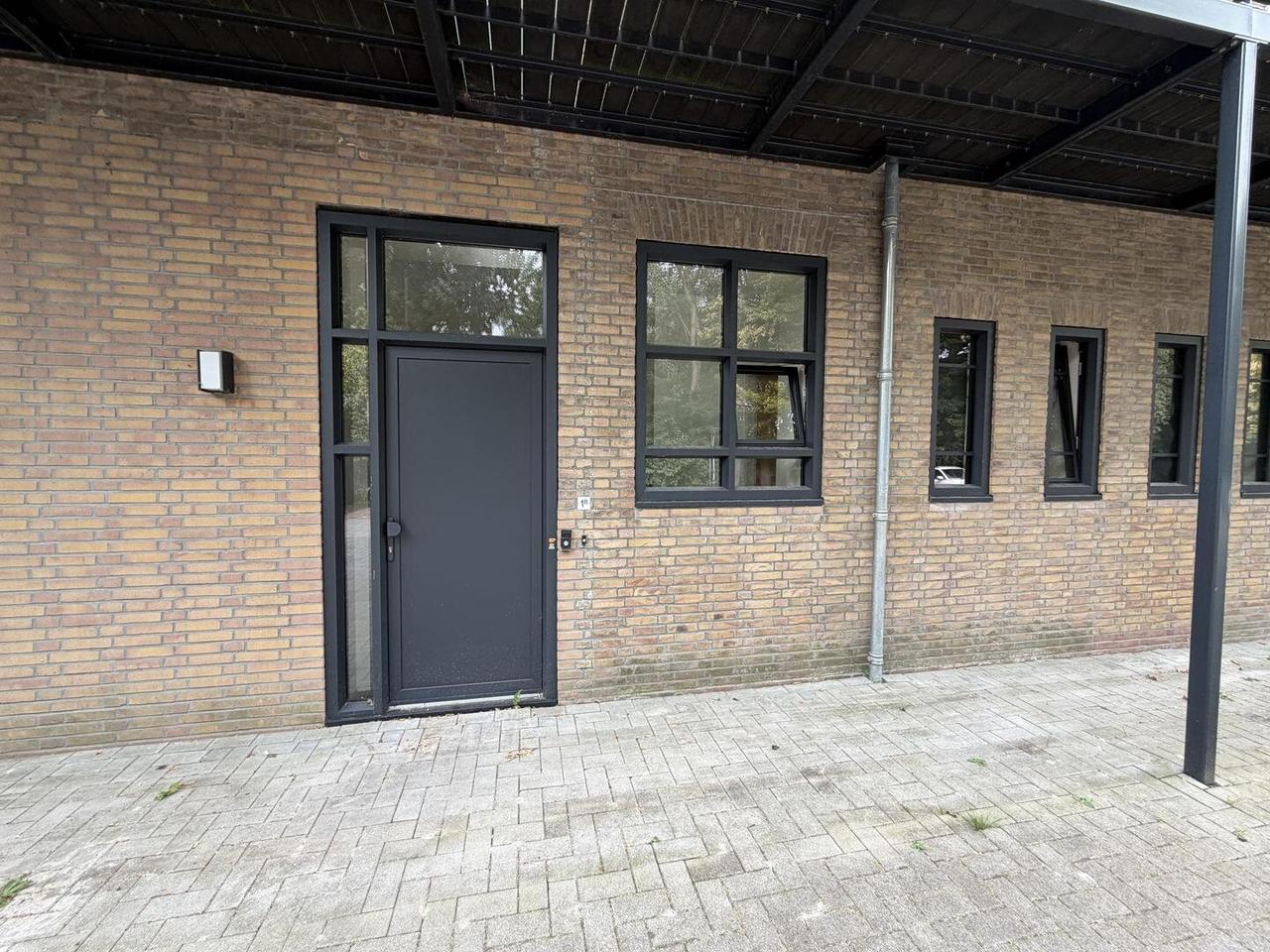 Corner Apartment with Garden in Heechterp - Image 8