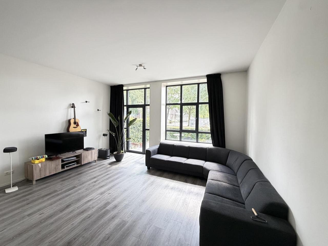Corner Apartment with Garden in Heechterp - Image 9
