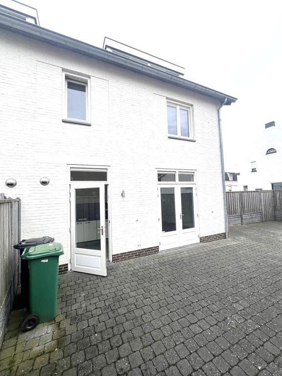 Family Home with Garden in the Heart of Thorn - Image 17