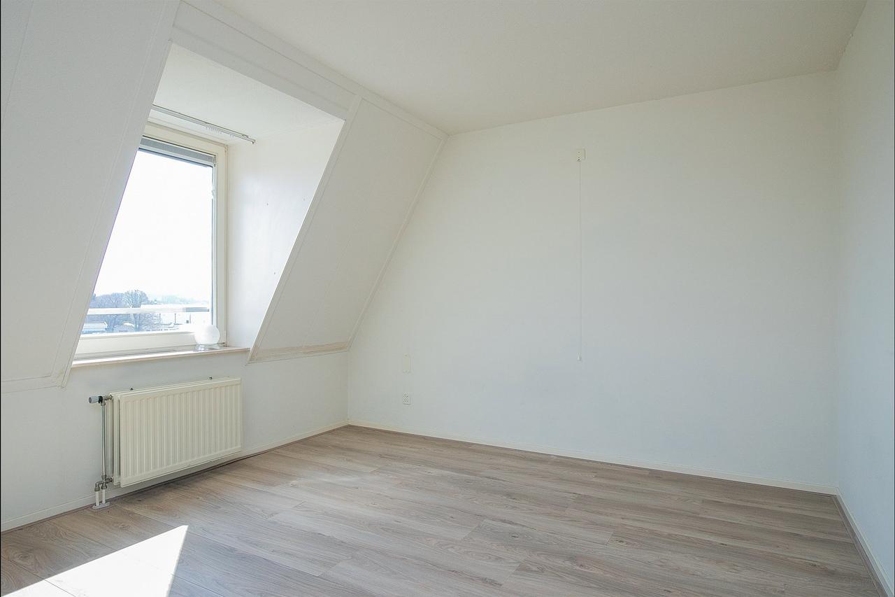 Bright 1-bedroom apartment with terrace in Maastricht - Image 6