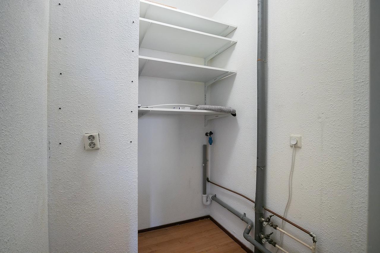 Bright 2-bedroom apartment with balcony in Tilburg - Image 15
