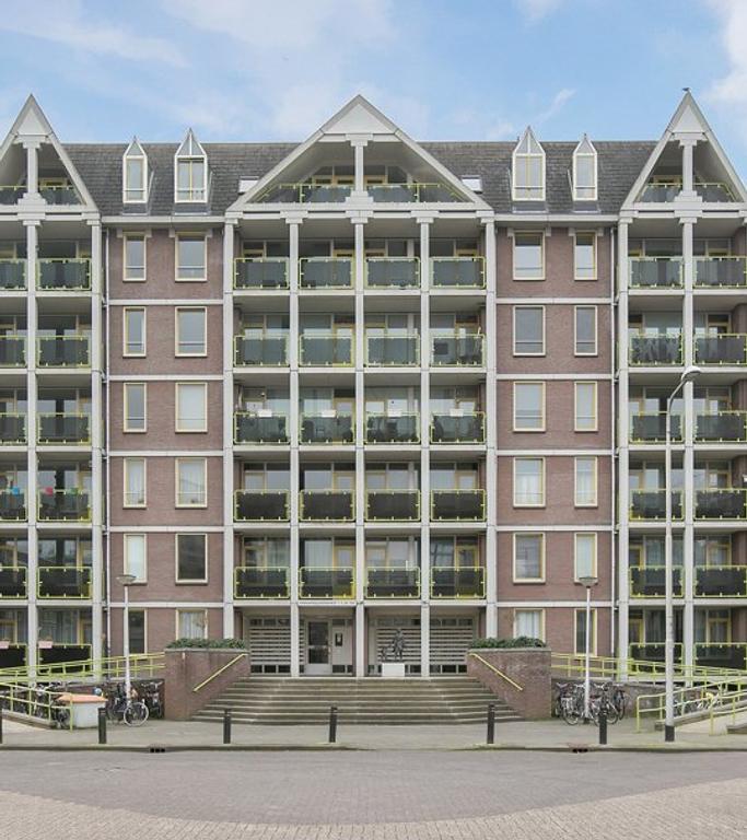 Living at Koningsplein with a balcony - Image 15