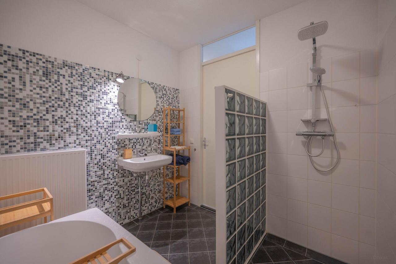 Gemeubileerd 3-kamerappartement met balkon - Afbeelding 13