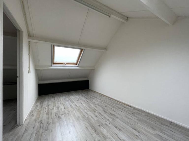 4-slaapkamer tussenwoning met zonnige tuin - Afbeelding 13