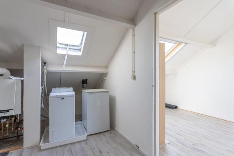 4-slaapkamer tussenwoning met zonnige tuin - Afbeelding 15