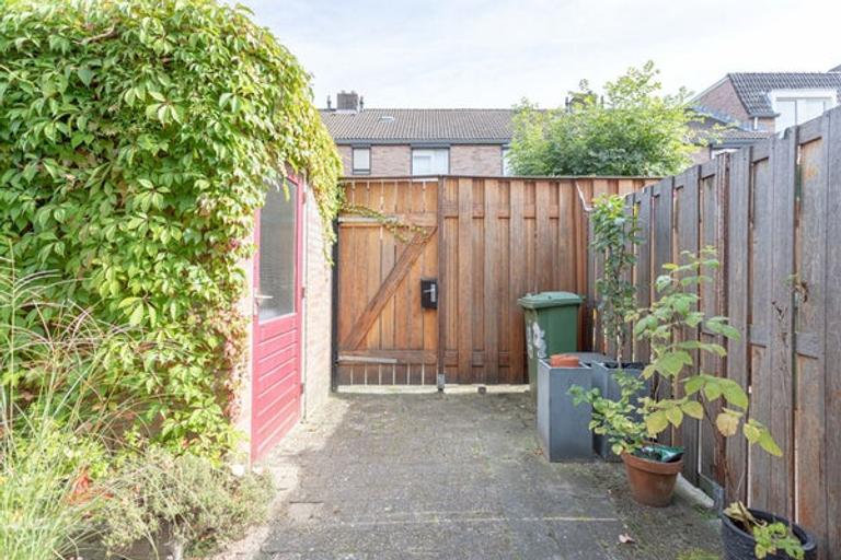 4-slaapkamer tussenwoning met zonnige tuin - Afbeelding 17
