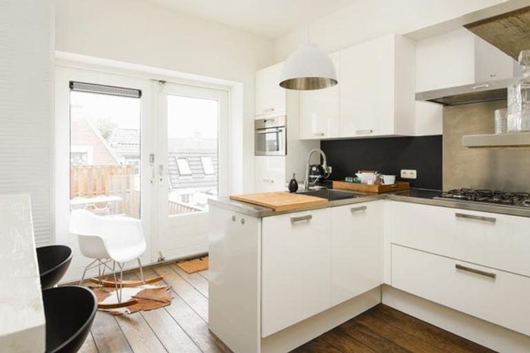 Sunny Apartment with Large Roof Terrace - Image 7