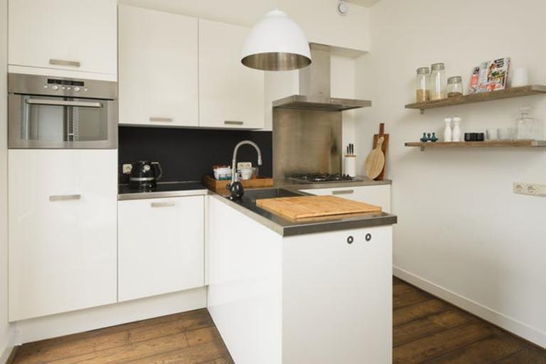 Sunny Apartment with Large Roof Terrace - Image 8