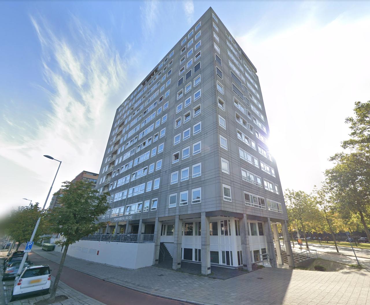 Balkon, parkeerplek en gemeubileerd wonen - Afbeelding 1