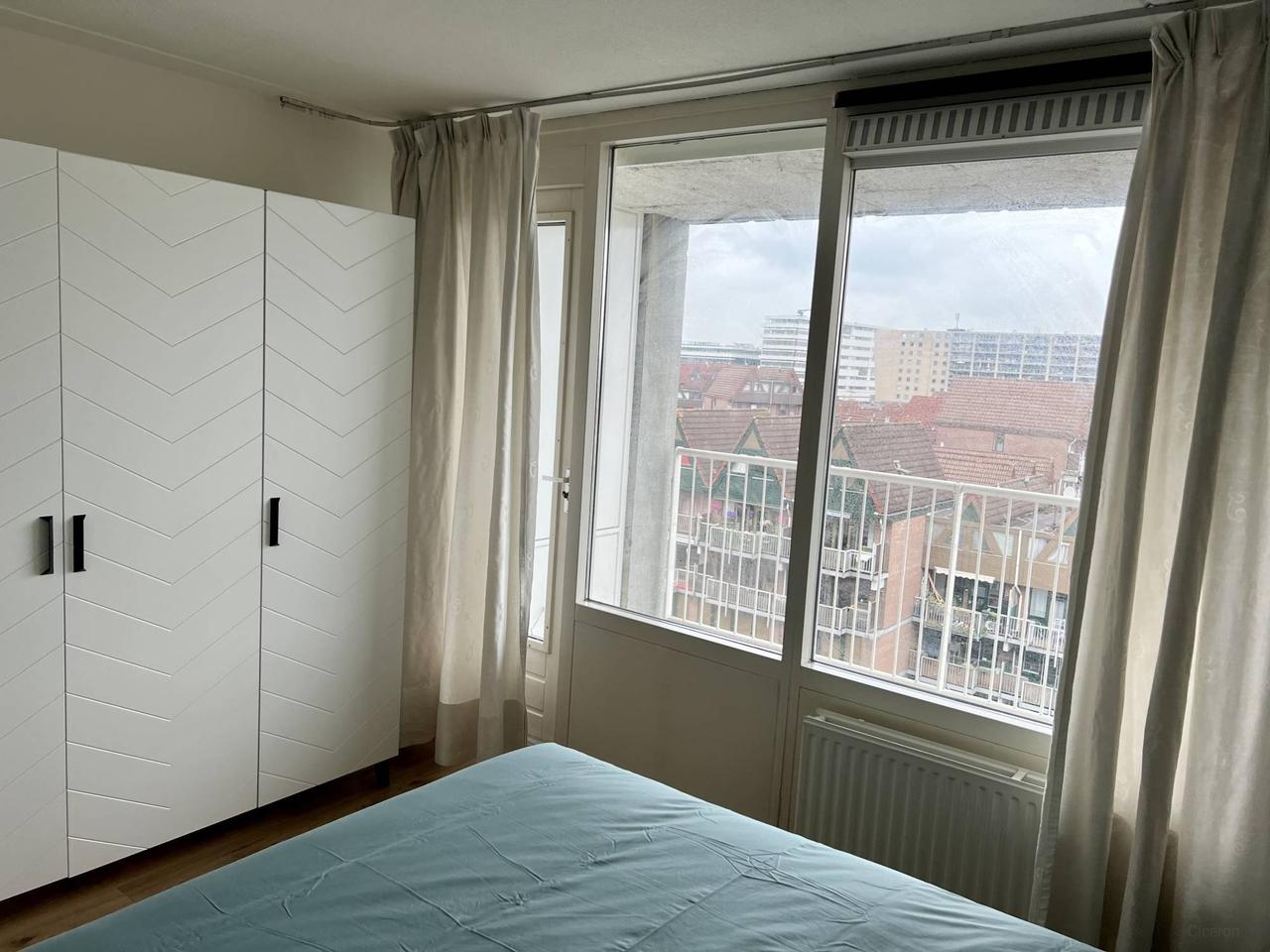 Balkon, parkeerplek en gemeubileerd wonen - Afbeelding 3