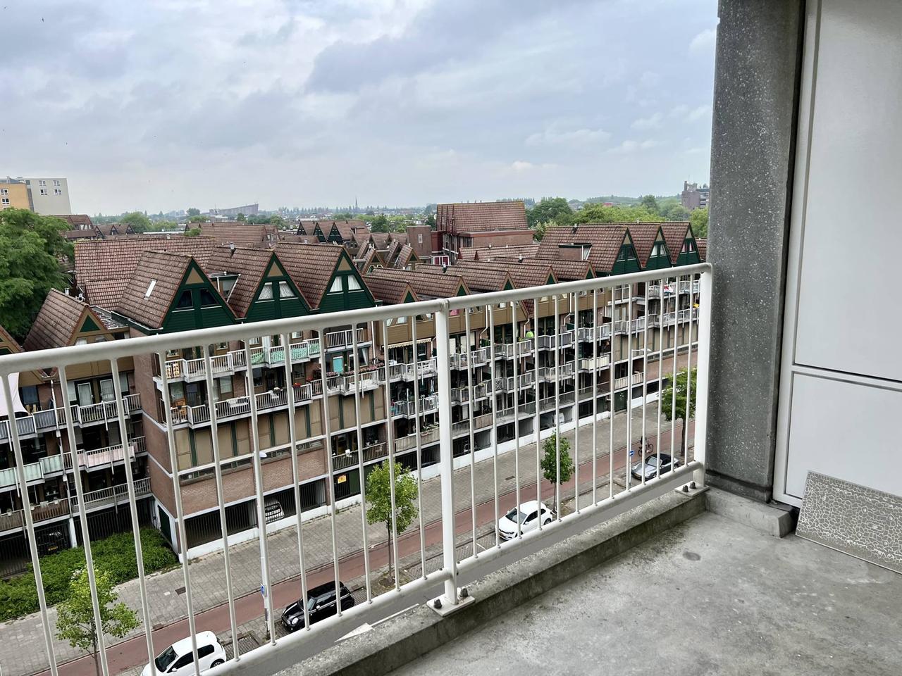 Balkon, parkeerplek en gemeubileerd wonen - Afbeelding 4
