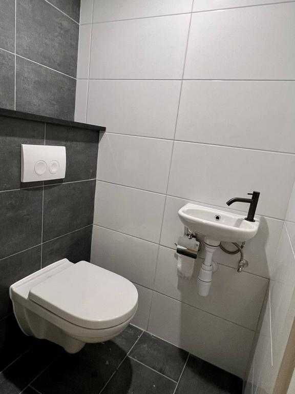 Balkon, parkeerplek en gemeubileerd wonen - Afbeelding 7