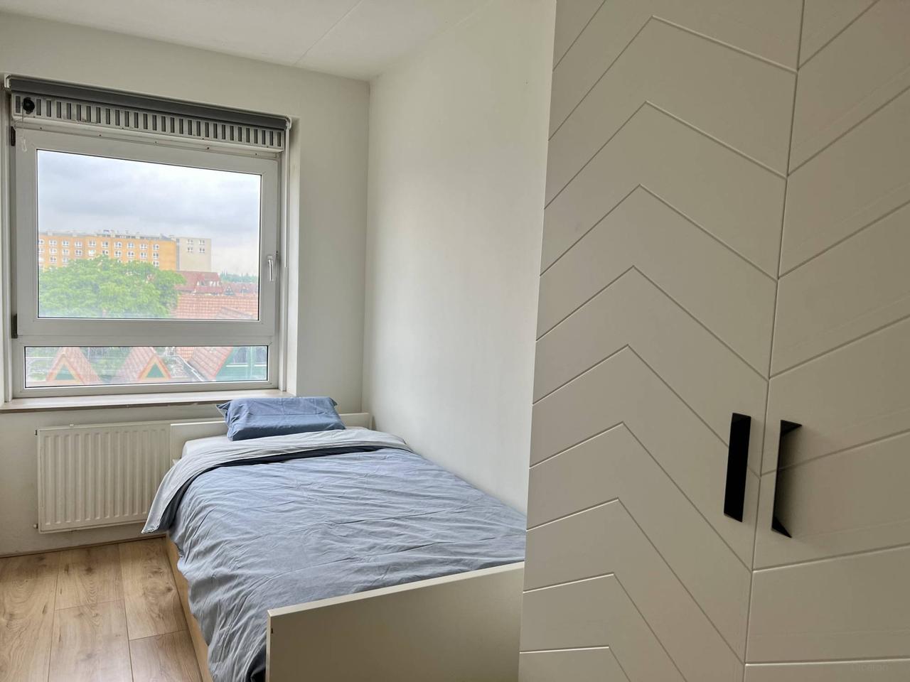 Balkon, parkeerplek en gemeubileerd wonen - Afbeelding 11