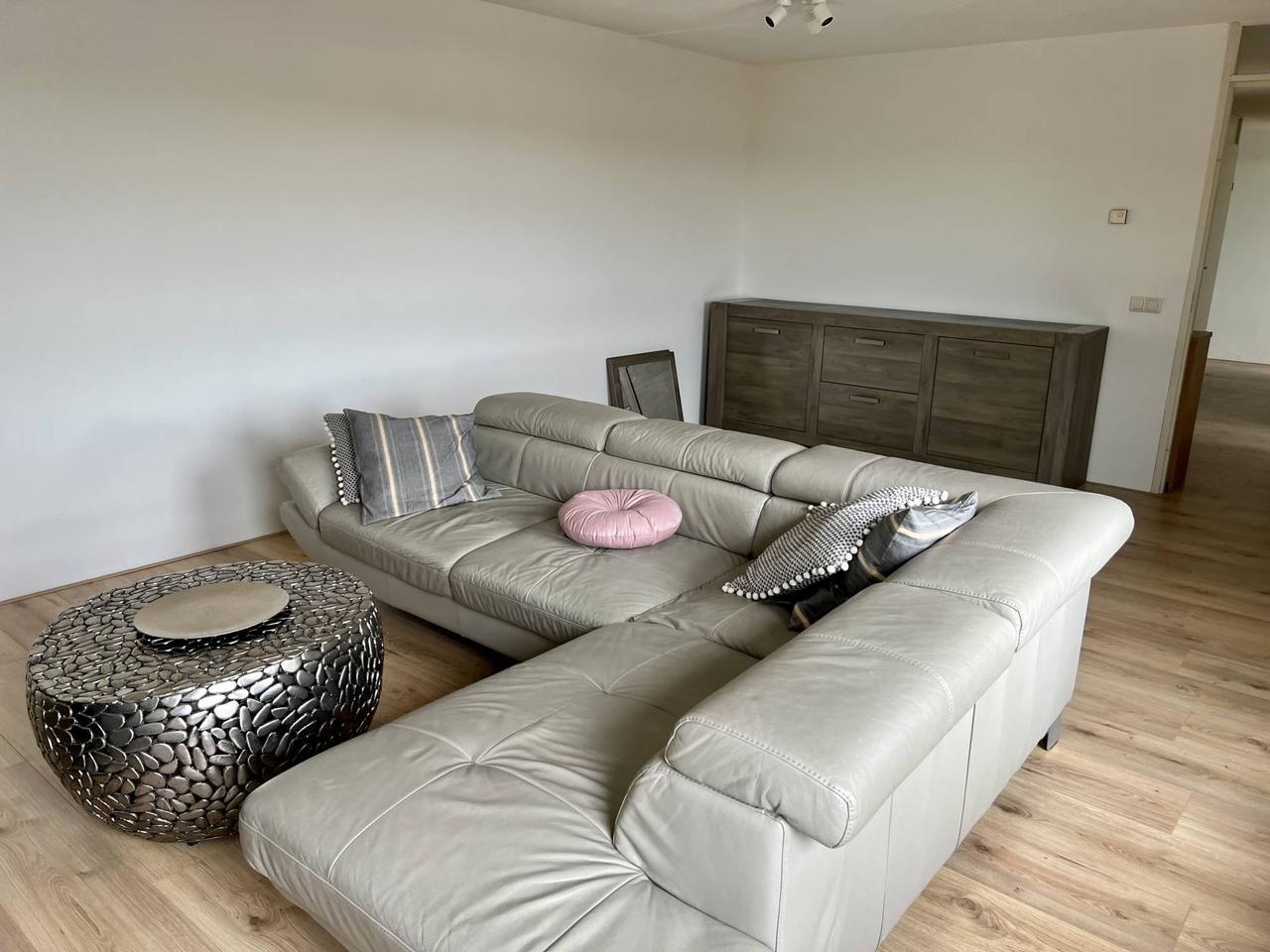 Balkon, parkeerplek en gemeubileerd wonen - Afbeelding 15