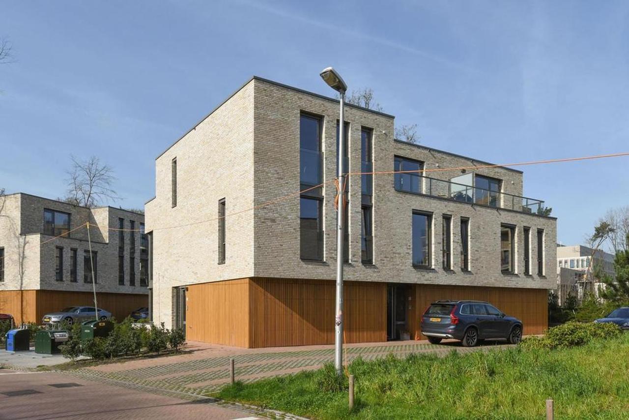 Hoekwoning met garage op Monnikenberg - Afbeelding 1
