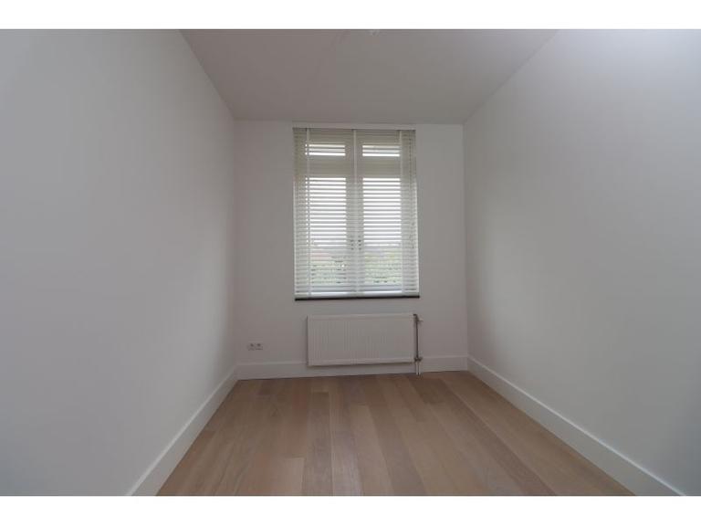 125 m² House with 4 Bedrooms in Waalre - Image 11