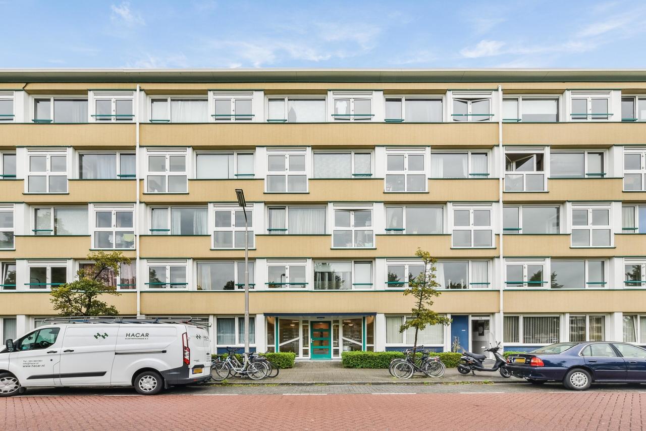 4-room apartment with elevator in Amstelveen - Image 2