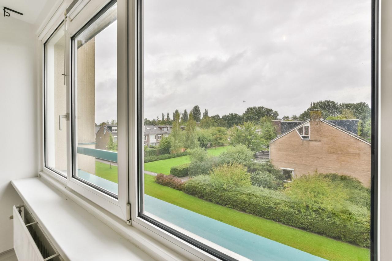 4-room apartment with elevator in Amstelveen - Image 17