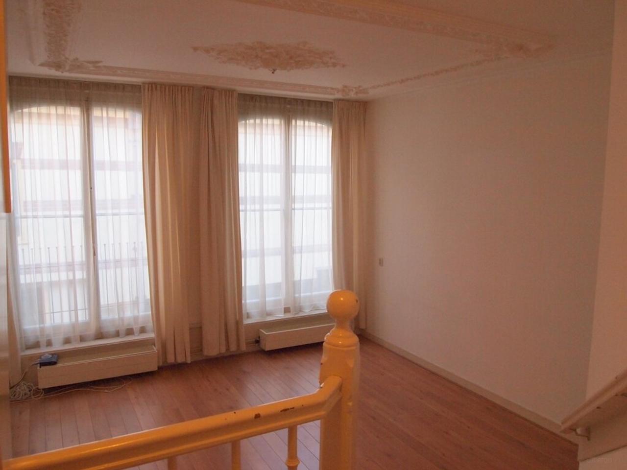 2-kamerappartement met terras in centrum - Afbeelding 4