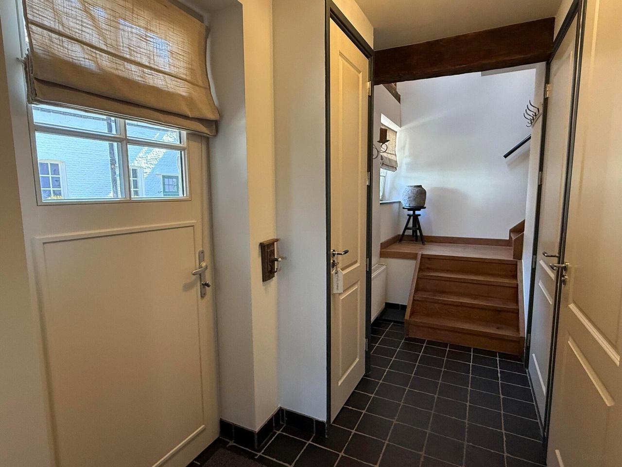 Furnished Farmhouse Apartment with Views - Image 21