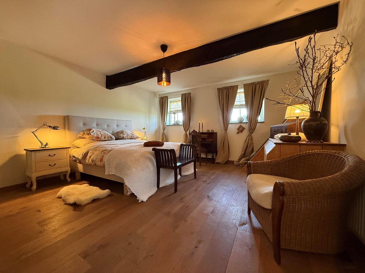 Furnished Farmhouse Apartment with Views - Image 22
