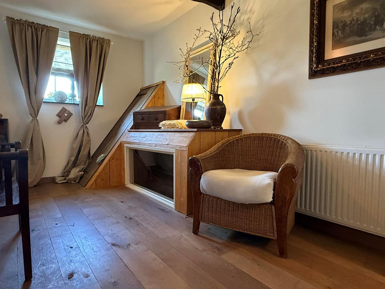 Furnished Farmhouse Apartment with Views - Image 24