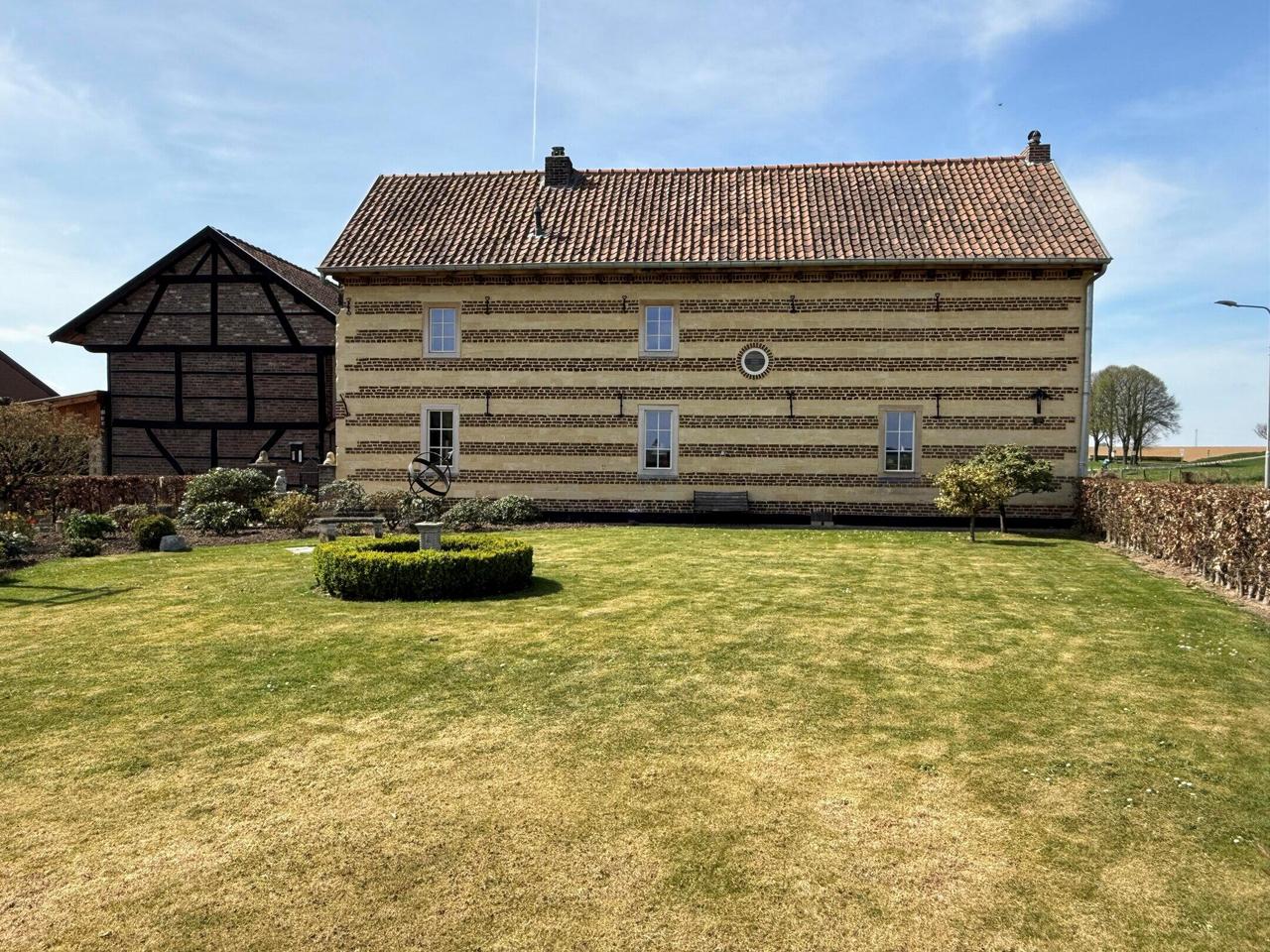 Furnished Farmhouse Apartment with Views - Image 45