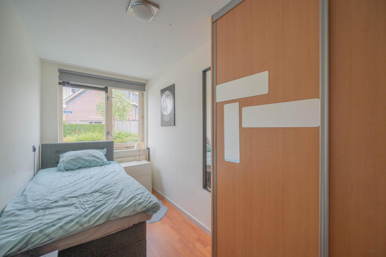 87 m² apartment with balcony and 2 bedrooms - Image 4